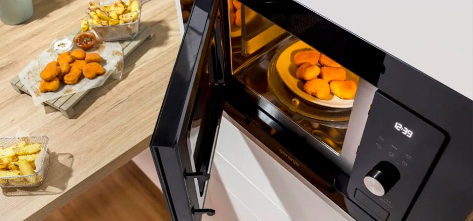 Микроволновая печь Gorenje BM235SYB