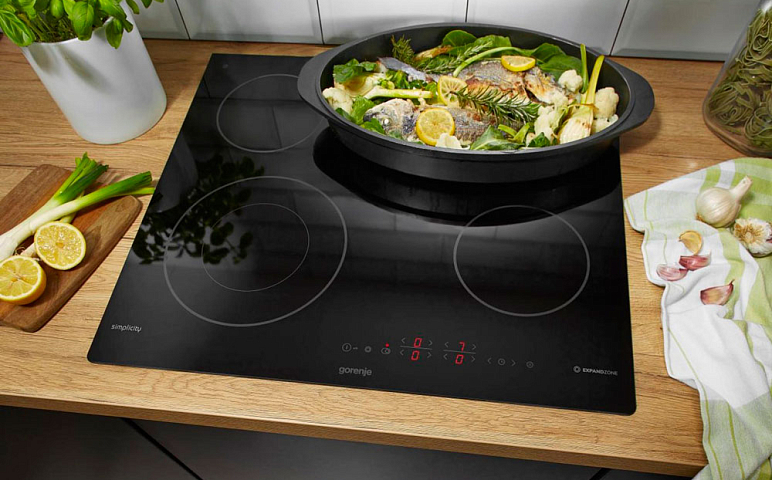 Стеклокерамическая варочная панель Gorenje ECT643SYB