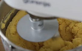 Кухонная машина Gorenje MMC1000RL из коллекции Retro